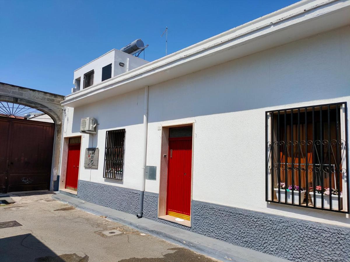 Casa Vacanza In Pieno Centro Storico Vicino Ostuni E La Riserva Di Torre Quaceto 圣维托诺曼 外观 照片