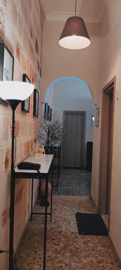 Casa Vacanza In Pieno Centro Storico Vicino Ostuni E La Riserva Di Torre Quaceto 圣维托诺曼 外观 照片